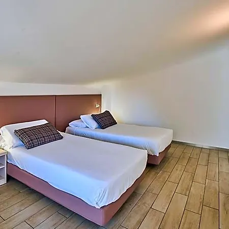 Bellagio Village - By The - Seasonal Warm Pool And Sauna 4* Limonta