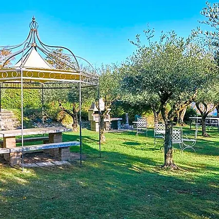 Bellagio Village - By The - Seasonal Warm Pool And Sauna 4* Limonta